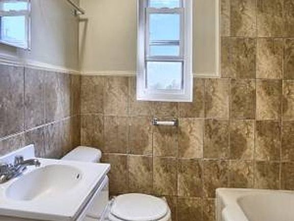 3rd image of 35 Thomas St #2419BPA