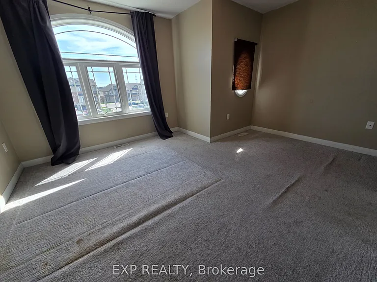 100 Laguna Village Cres — Photo 17