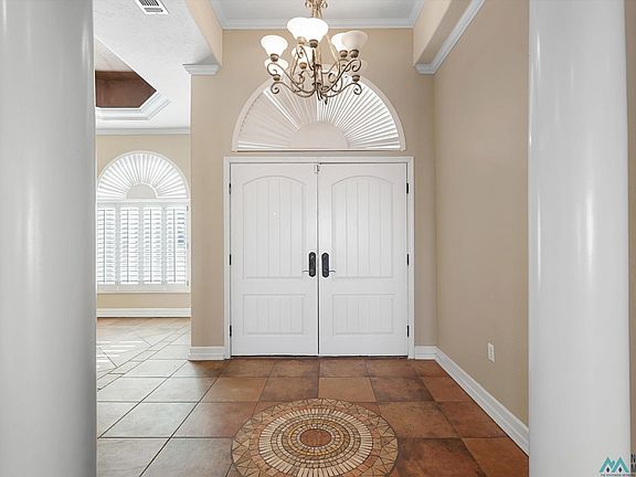 2nd image of 1530 La Vina Cir