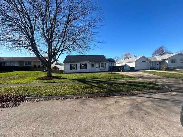 211 Sherwood Way, Bloomington, IL 61701