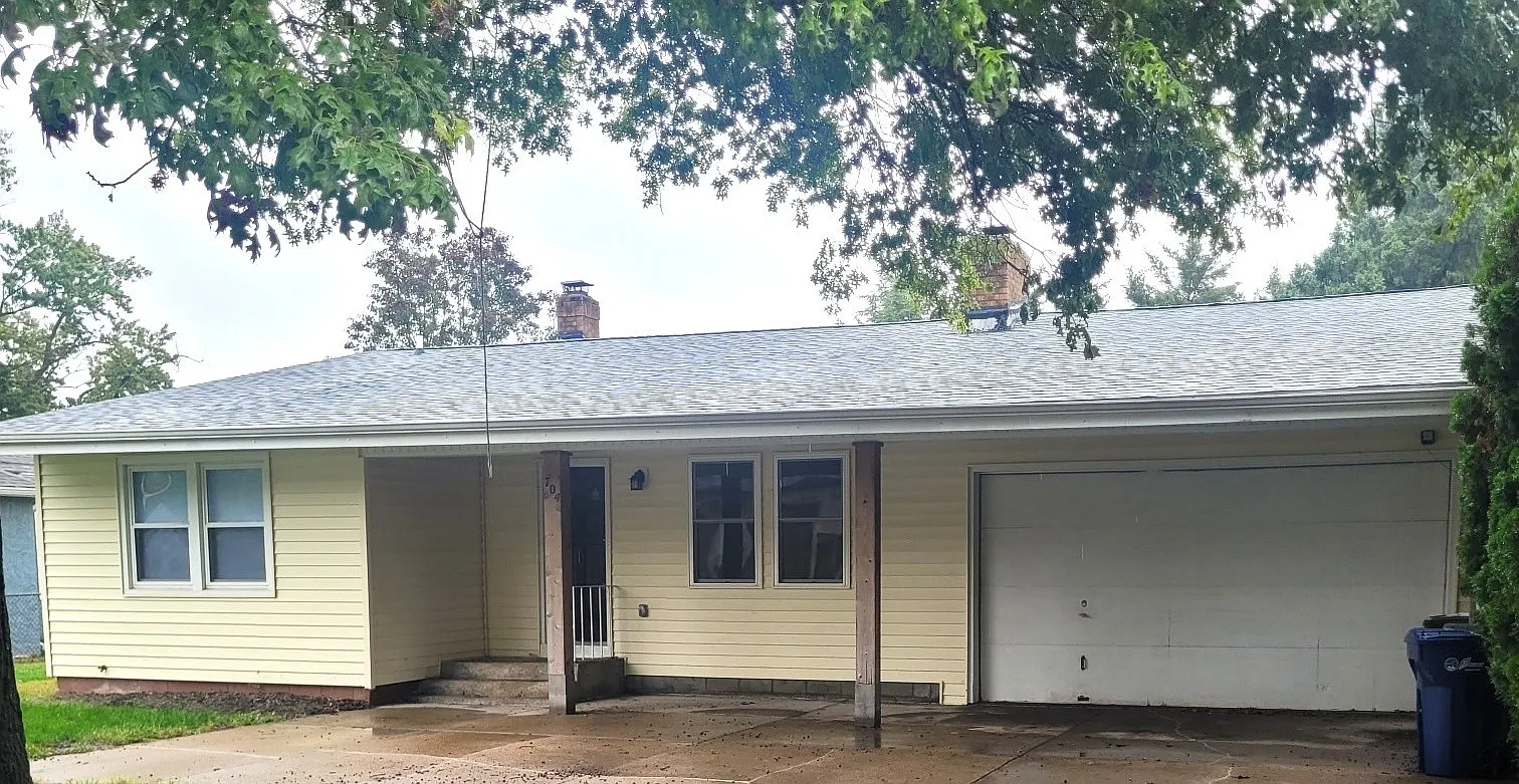 2 bed, 1035 sqft, $1,575 — Photo 1