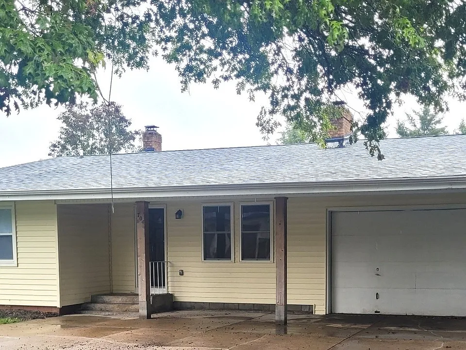 704 W 27th Ave