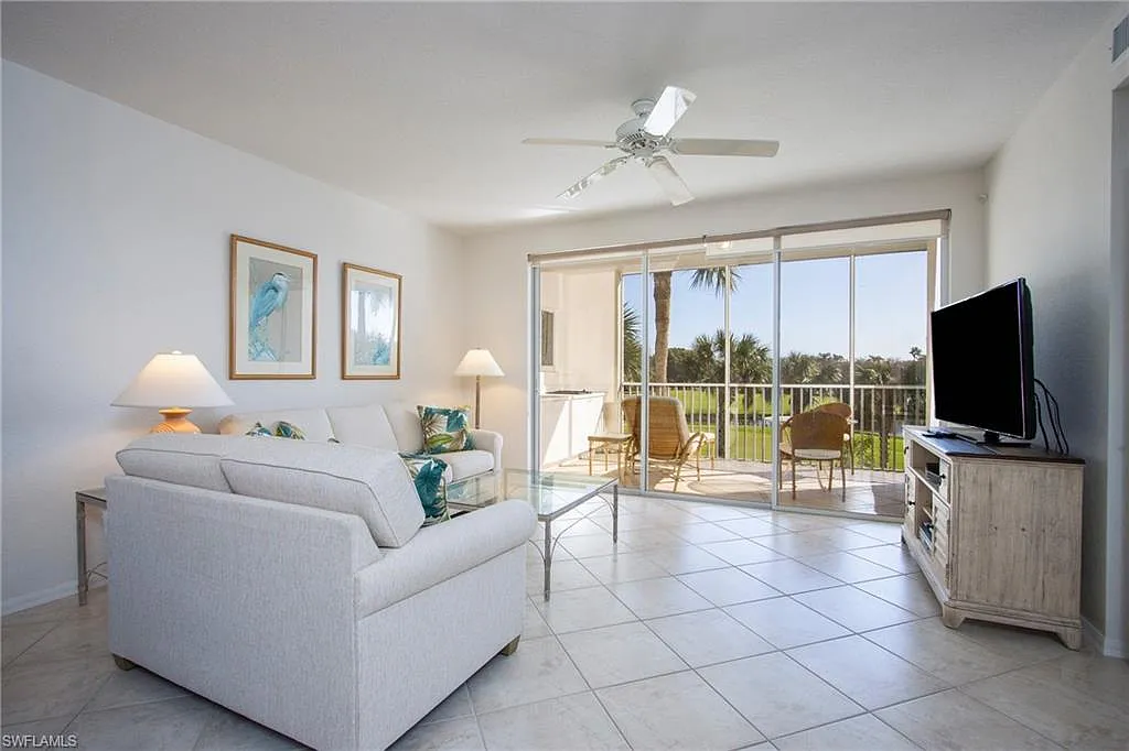 3 bed, 3.0 bath, 1813 sqft, $11,000 — Photo 3