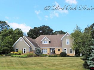 127 Red Oak Dr, Mankato, MN 56001