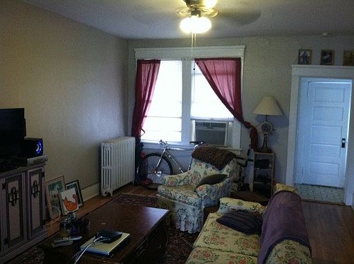 2nd image of 2914 Idlewood Ave