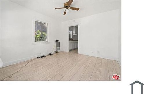 3rd image of 3962 S Hobart Blvd