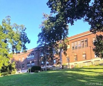 60 Kensico Rd APT 17, Thornwood, NY, 10594