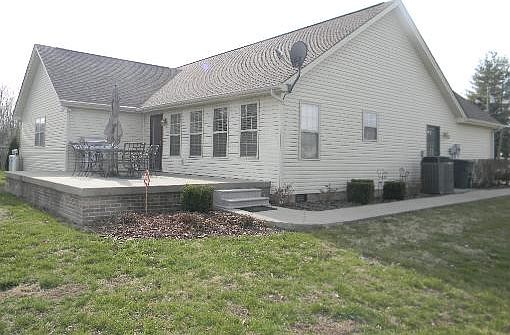 5th image of 128 Wolford Ave