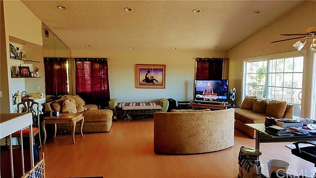 2nd image of 3315 Garden Terrace Ln