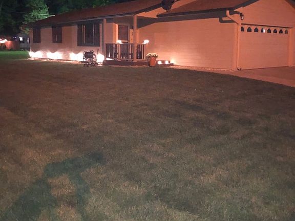 2nd image of 723 W 4th St