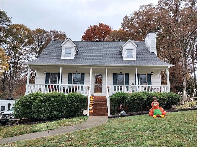 2nd image of 4465 Gretchen Ave