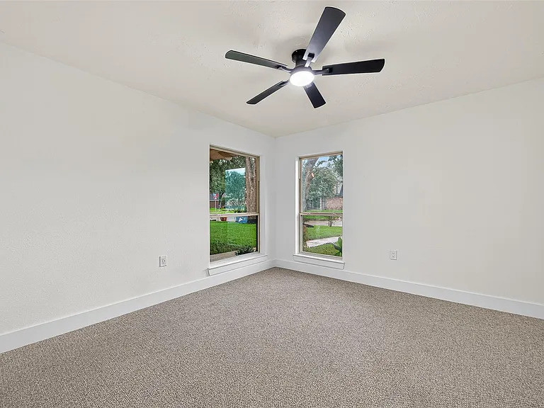 3006 Golden Hills Ln — Photo 27