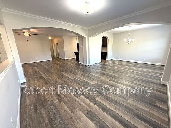 3rd image of 319 Beckley Ridge Ln