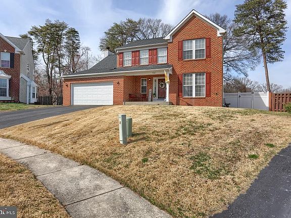 3rd image of 902 Minglewood Ln