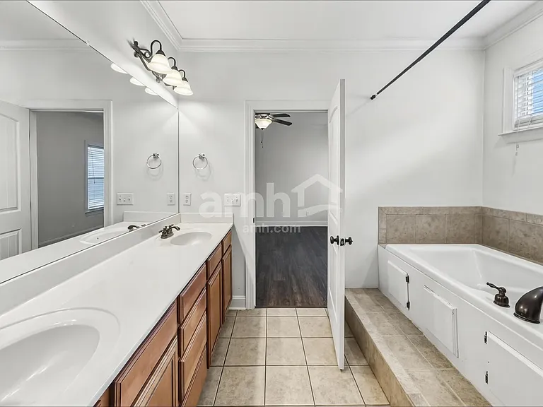 5966 Armadale Dr — Photo 11