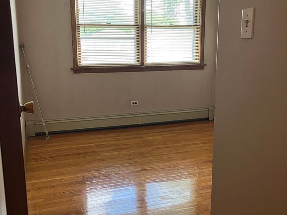 4th image of 6158 S Narragansett Ave APT 1W