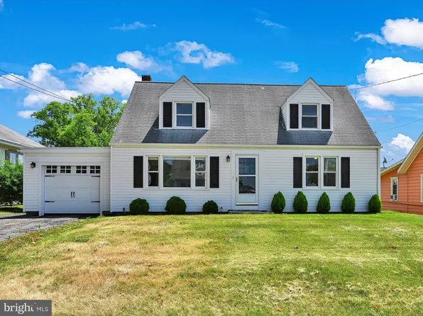 143 Elmwood Rd, Lancaster, PA 17602