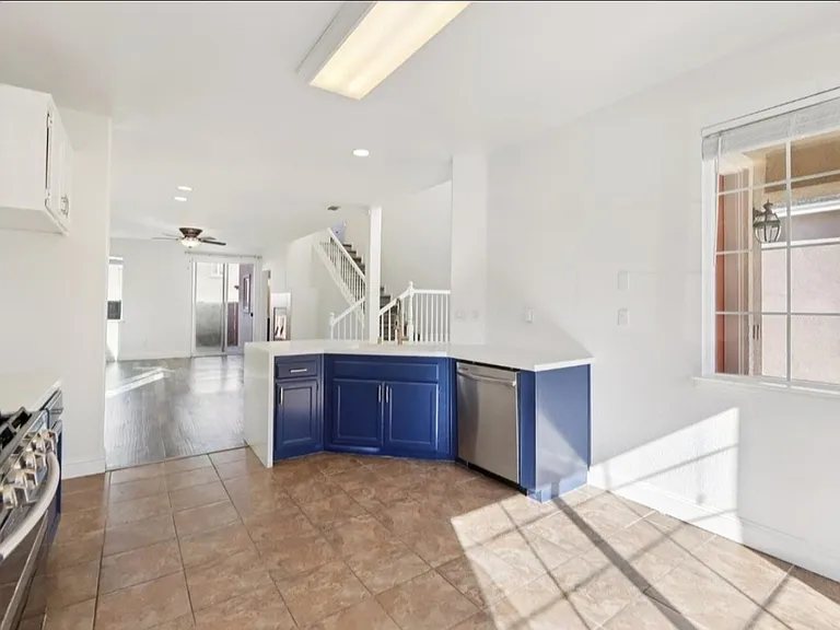 1888 Leaning Oak Dr — Photo 4