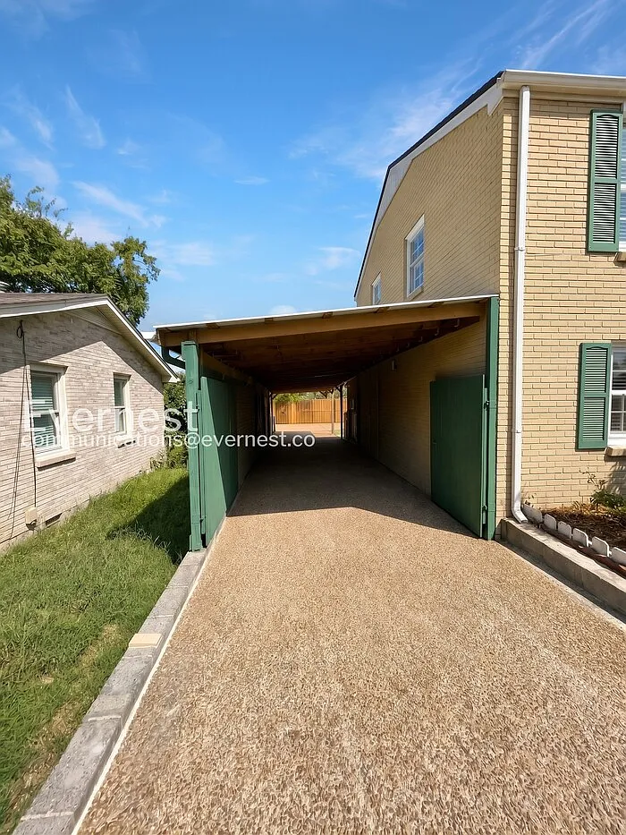 5 bed, 2.0 bath, 2000 sqft, $3,245 — Photo 2