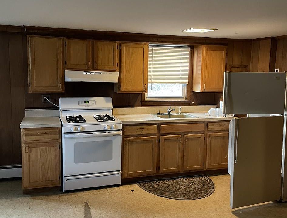 1st image of 17 Shipman Ave