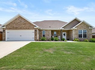 1825 Seabolt St, Pea Ridge, AR 72751