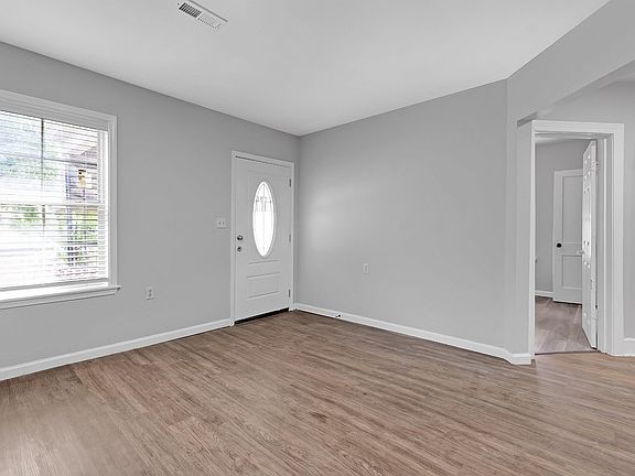 4th image of 3738 Townes Ave