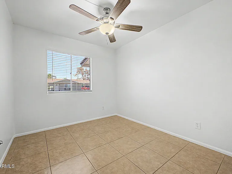 9010 W Griswold Rd — Photo 22