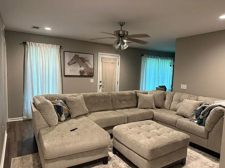 16010 Lake Hills Ln — Photo 2