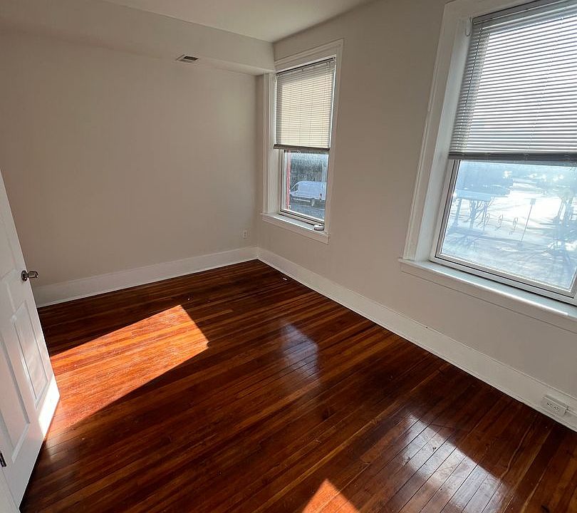 1st image of 133-139 Northampton St #2L