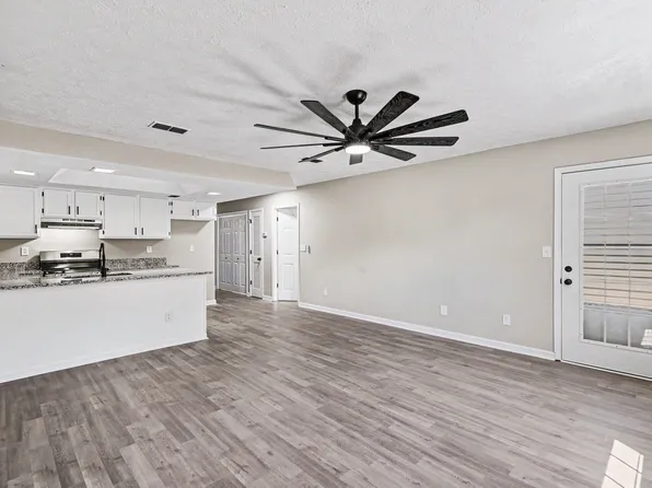122 Pepper Grove Dr, Springfield, TN 37172
