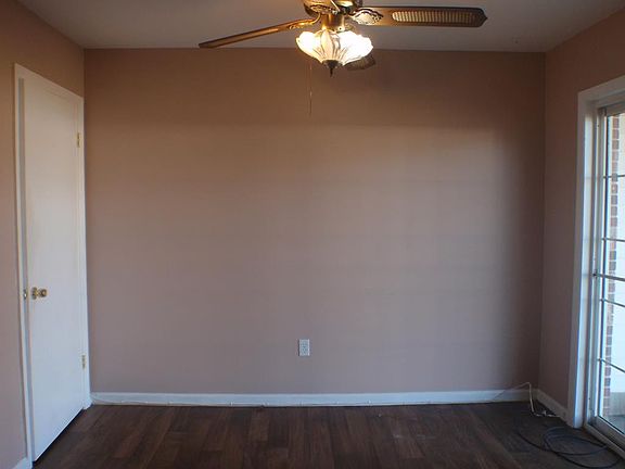4th image of 1038 B Carriage Drive