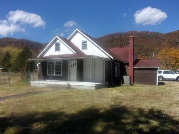2737 1st Ave E, Big Stone Gap, VA 24219