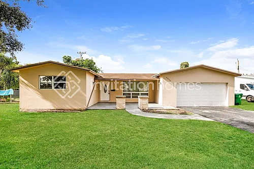 8950 SW 53rd St Photo 1