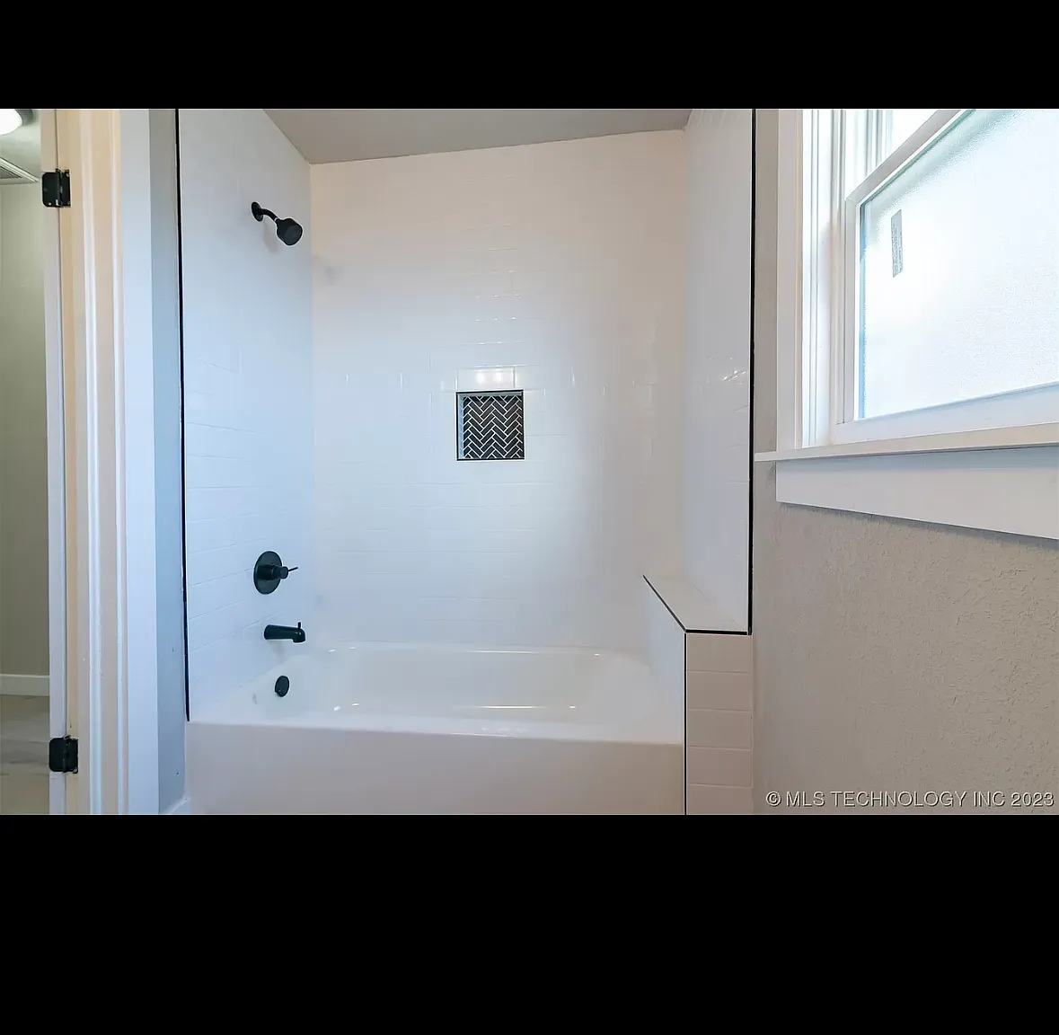 2 bed, 1224 sqft, $1,350 — Photo 4