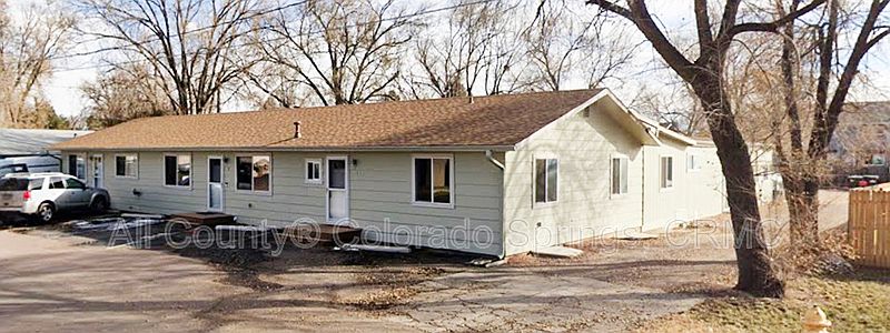 1st image of 220 W Alabama Ave