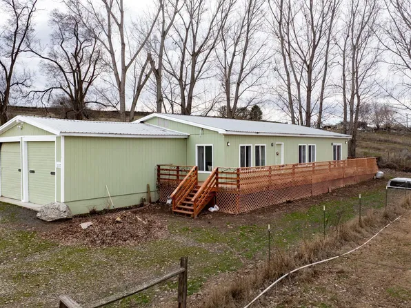 27992 State Route 22, Mabton, WA 98935