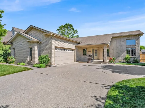 229 Saint Peter St, Lakeshore, ON N8L 0N9