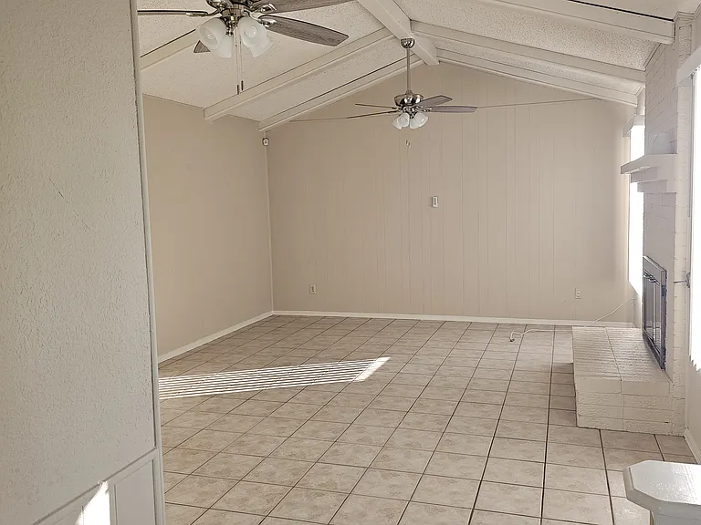11265 Ivanhoe Dr — Photo 3