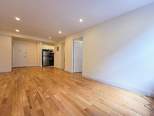 2nd image of 135 E 17th St #3X