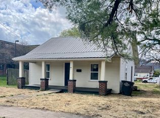 822 Maple Oak Ln, Kingsport, TN