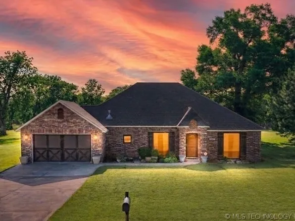 2102 N Peaceful Ln, Stigler, OK 74462