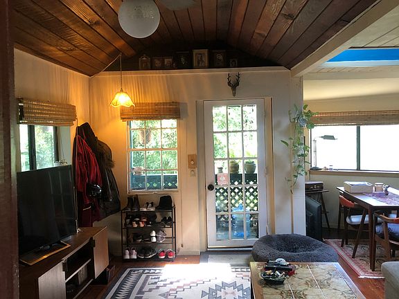 4th image of 132 Madrone Ave
