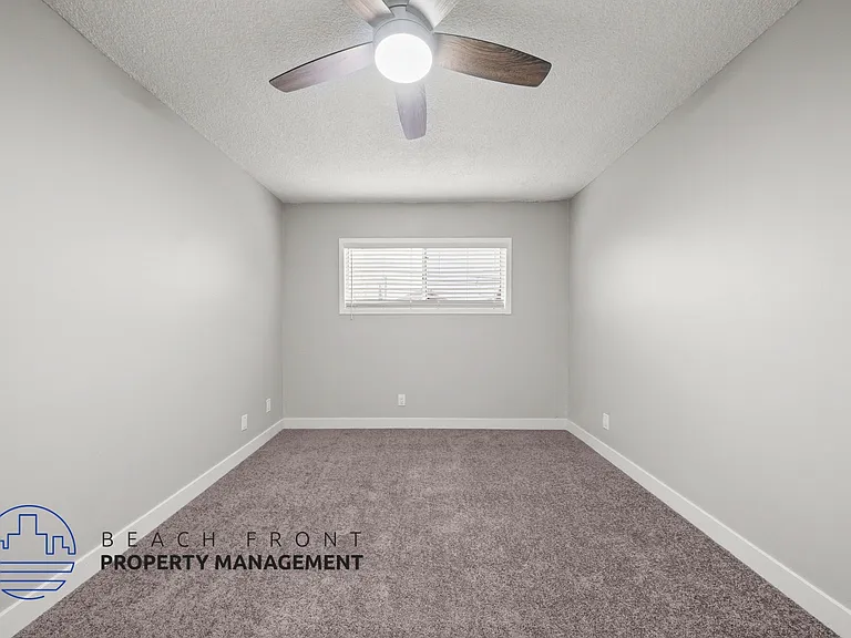 11626 Cedar Ave — Photo 43