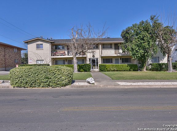 4th image of 217 W Silver Sands Dr APT 1