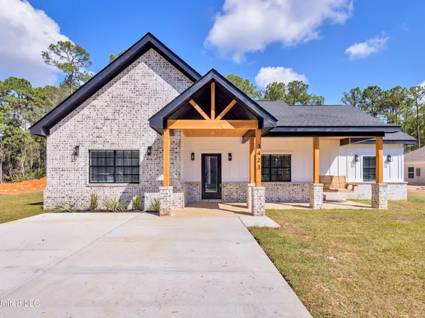 3423 Raintree Dr, Gautier, MS 39553