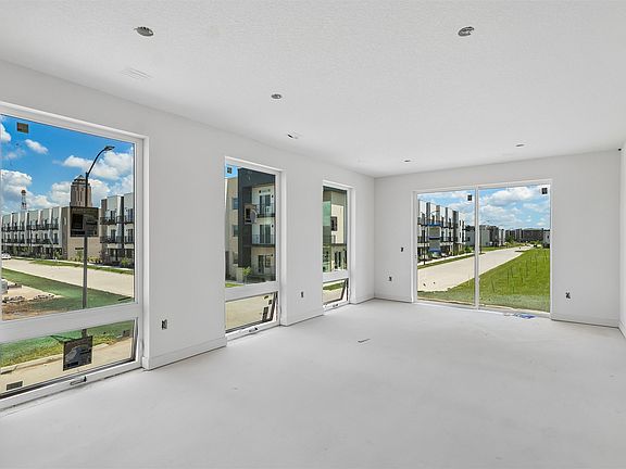 2nd image of 1310 Murphy St #202
