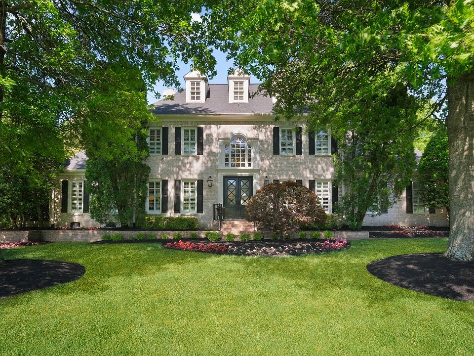 1st image of 330 Lake Valley Dr