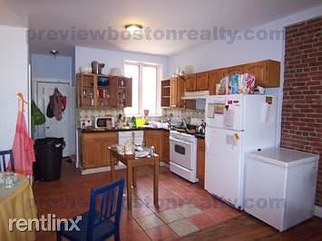 2nd image of 526 Harvard St APT 2A