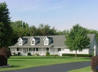 460 Southfield Ln, Valparaiso, IN 46385