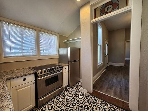 4th image of 724 N Nevada Ave #3